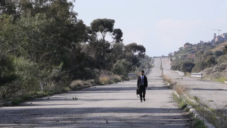 L’ultimo sole della notte: recensione del film di Matteo Scarfò